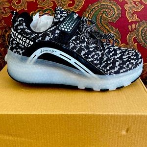 Skate shoes New In Box size 2